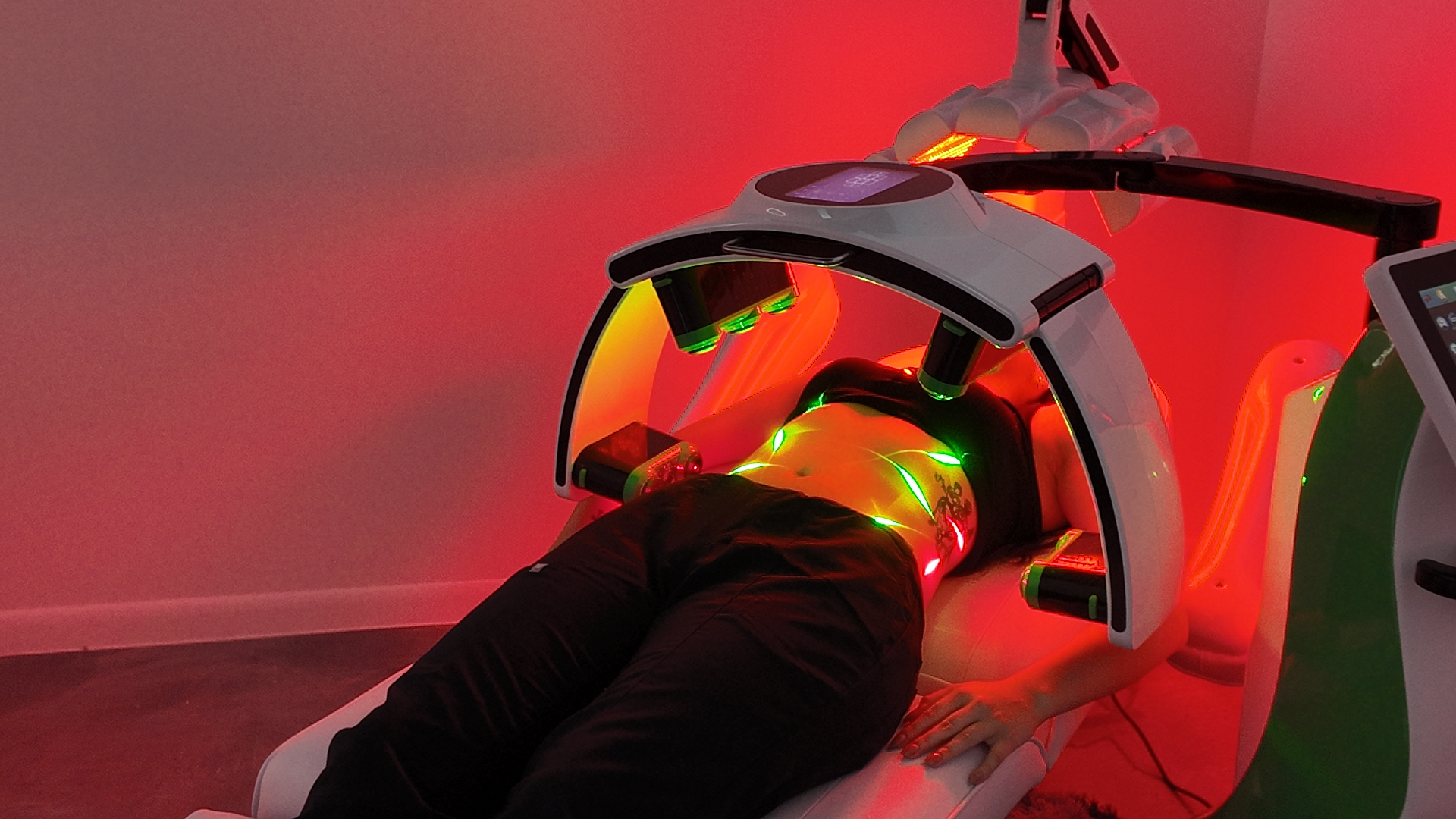 Non-invasive green and red laser body contouring with Gentle Glo at REDSOL Wellness Club League City TX