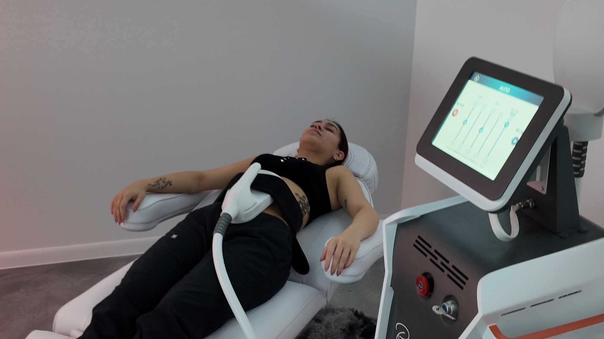 Body Sculpting at REDSOL Wellness Club - League City TX Body sculpting treatment at REDSOL Wellness Club in League City Texas